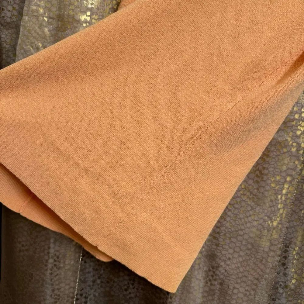 The Limited V Neck Soft Stretchy Rayon Nylon Peach Tank Top Medium NWT - Picture 4 of 4